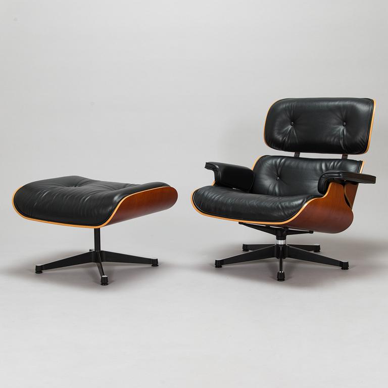 Charles och Ray Eames, fåtölj och fotpall, "Lounge chair" för Vitra 2006.