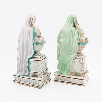 Figuriner, 2 st., "Andromarche before Hector's Ashes", Leeds, 1800-tal.