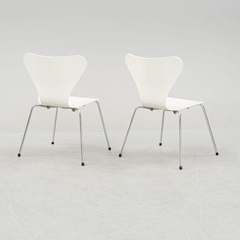 Arne Jacobsen, a set of six 'Sjuan' chairs, Fritz Hansen, Denmark, 1990s.