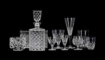 GLASSERVISDELAR, 74 st, Boda, 1900-talets andra hälft.