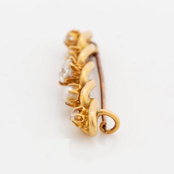 Brosch 18K guld med gammal- och rosenslipade diamanter samt pärlor.