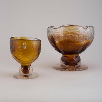 PERTTI SANTALAHTI, Two glass bowls from Humppila, Finland.