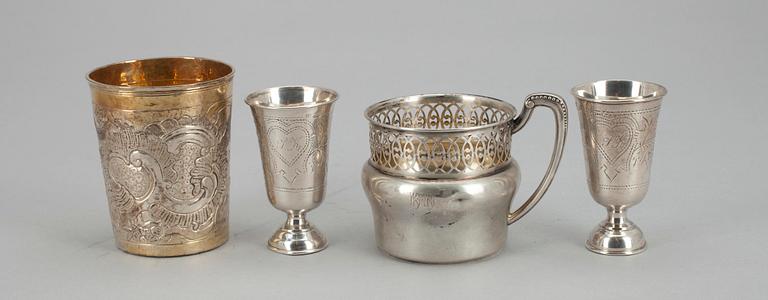 SILVERBÄGARE 3 ST OCH TEGLASHÅLLARE, silver, Ryssland och Sverige.