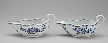 SÅSSNIPOR, ett par snarlika, porslin, Kina, Qing dynastin, Qianlong 1700-tal.