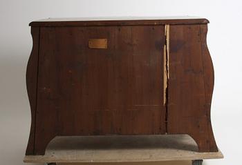 BYRÅ, rokoko, 1700-talets mitt.