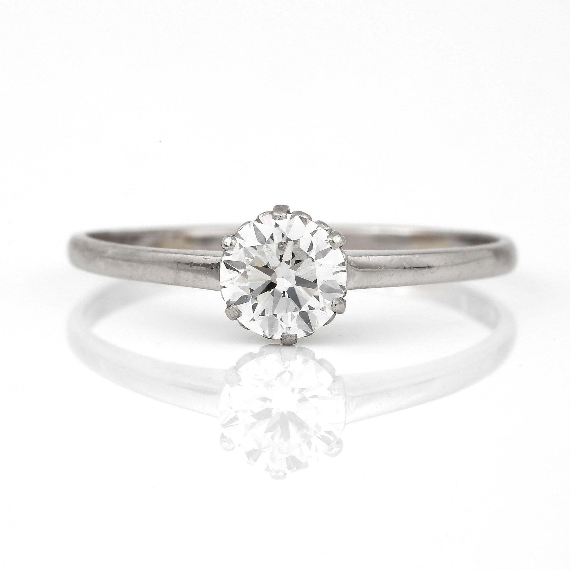 ENSTENRING, med briljantslipad diamant, ca 1,03 ct, Sven Holström, Stockholm, 1928. Platina.