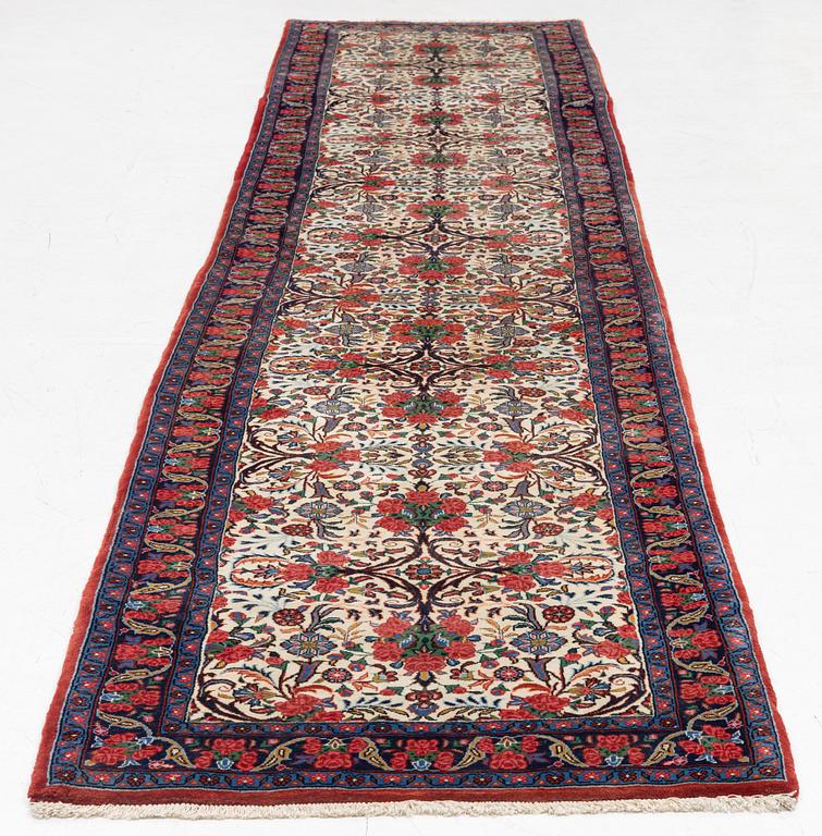 Rug, Bidjar, approx. 378 x 78 cm.