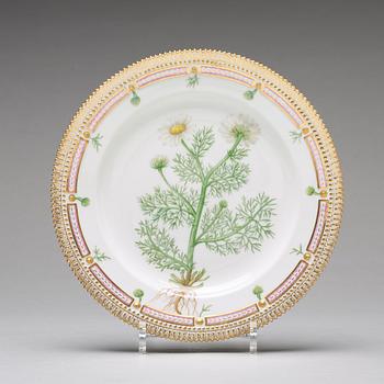 A set of 12 Royal Copenhagen "Flora Danica" dinner dishes, Denmark, 20th Century.