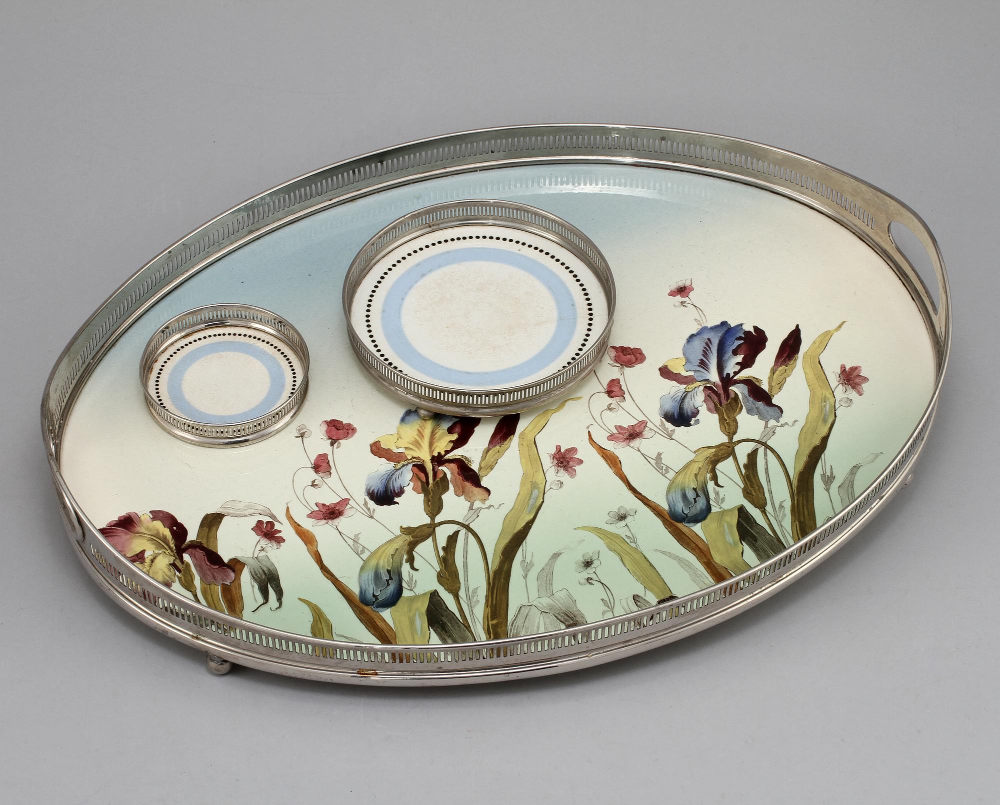 BRICKA samt COASTERS, 2 st, delvis Villeroy & Boch, 1900-talets mitt.