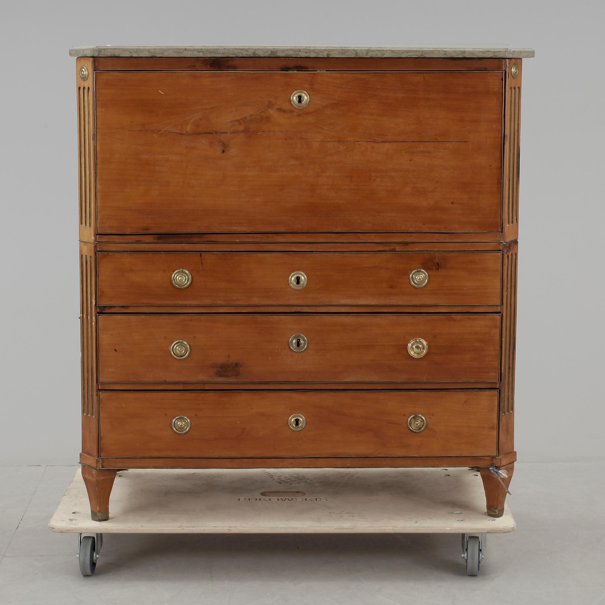 CHIFFONJÉ, Lars Almgren (mästare i Stockholm 1770-1795), tillskriven. Sengustaviansk.