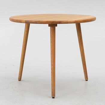 Jonas Lindvall, dining table, "Miss Tailor", Stolab. 2021.