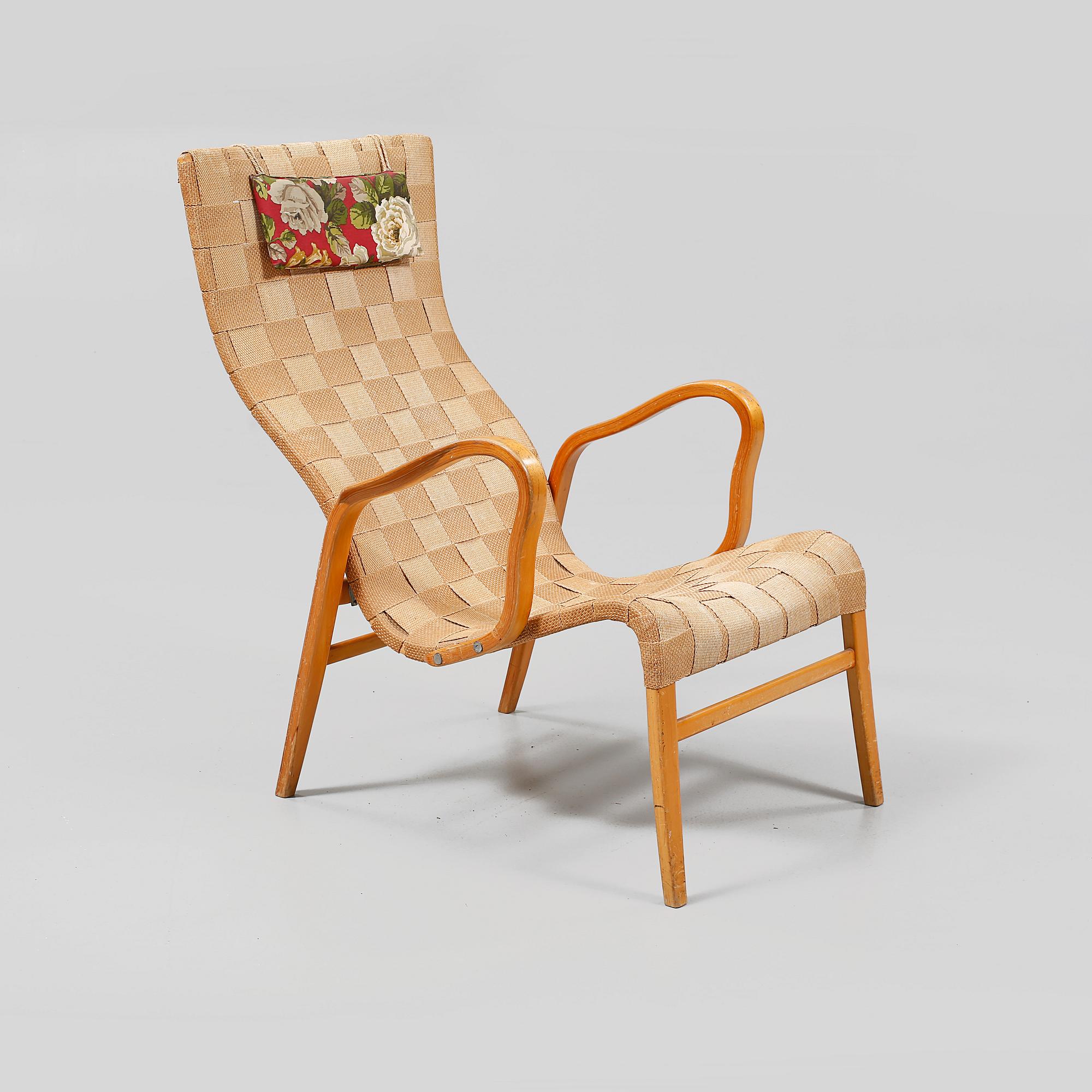 KARMFÅTÖLJ, omkring 1900-talets mitt.