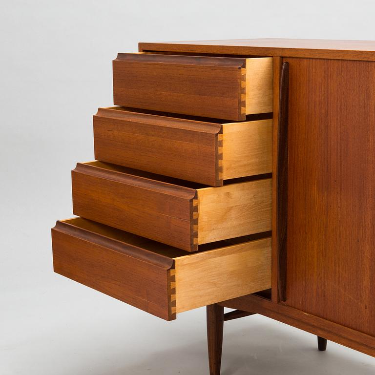 Olli Borg, a mid-20th century '4004' sideboard for Asko.
