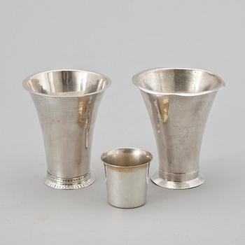 BÄGARE, 3 st, silver, bl a Örebro och Skänninge, 1812-1955. Ca 120 gr.