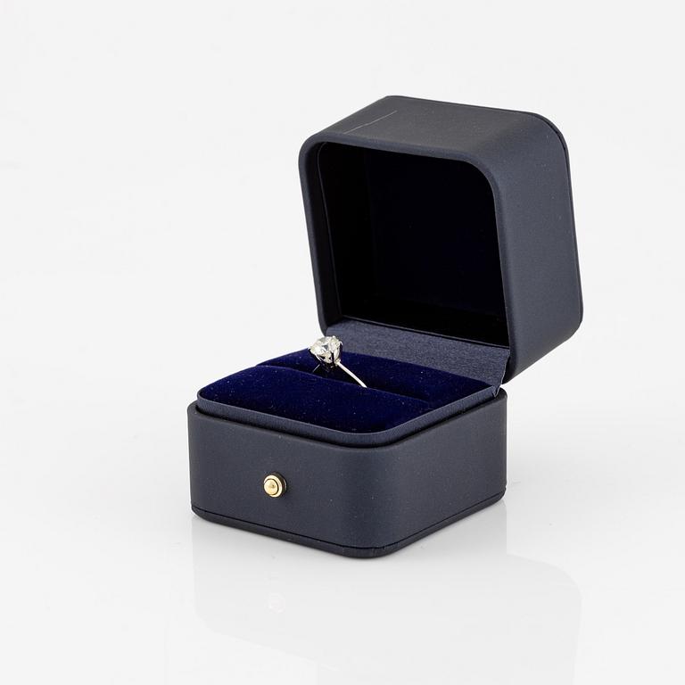 Ring 14K guld med en rund briljantslipad diamant.