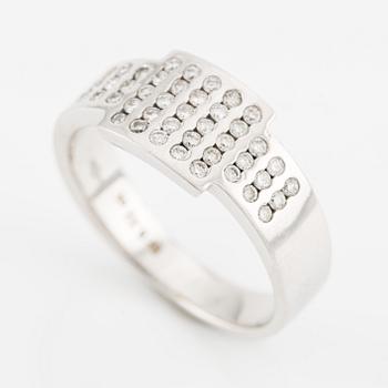 Ring, white gold with brilliant-cut diamonds.