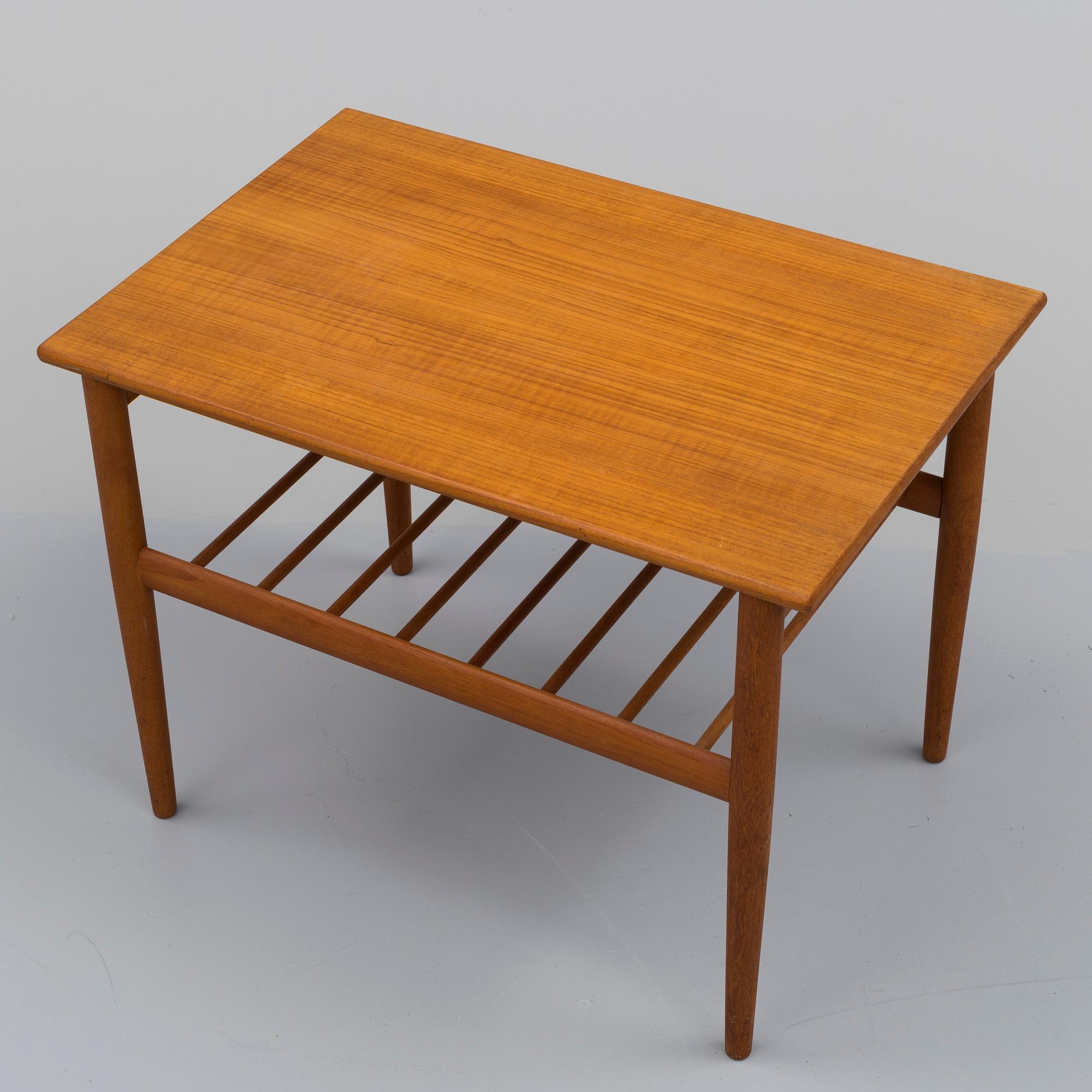 A circa 1960s coffee table by Yngvar Sandström for Seffle Möbelfabrik.