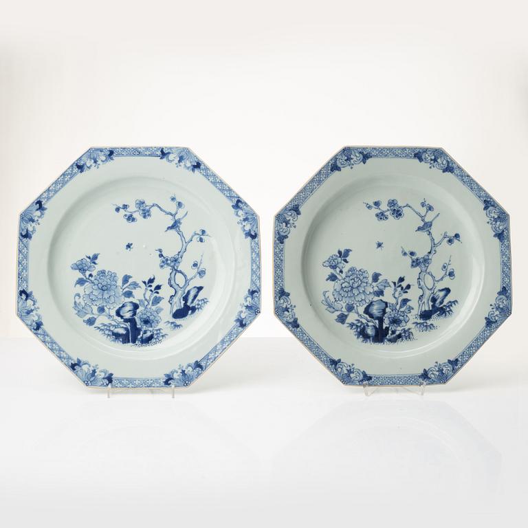 Fat, ett par, kompaniporslin. Qingdynastin, Qianlong (1736-95).