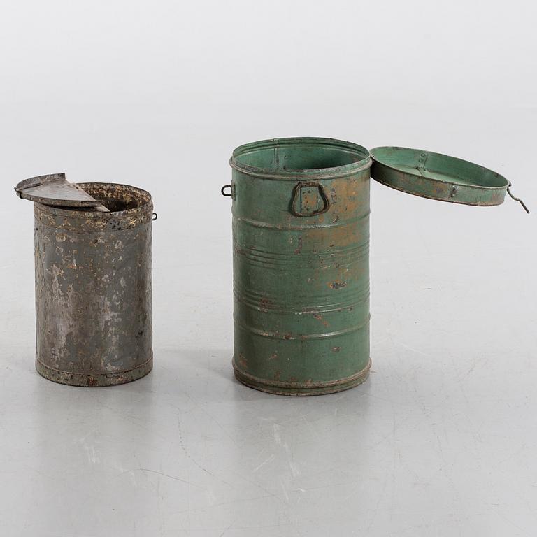 PLÅTBEHÅLLARE, 2 st, industri 1900-tal.