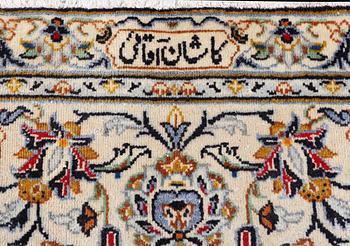 A carpet, Kashan, ca 345 x 250 cm.