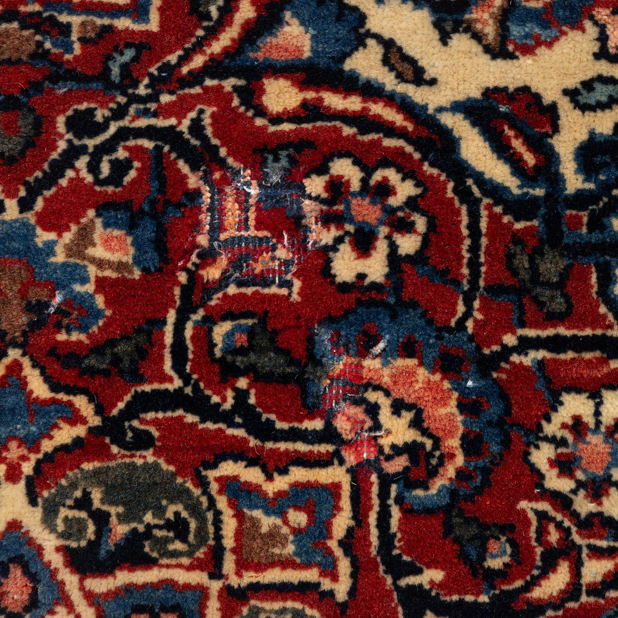 Carpet, oriental, approx. 205 x 130 cm.