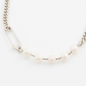 Maria Nilsdotter, collier sterlingsilver med odlade sötvattenspärlor, "Rebel Necklace".