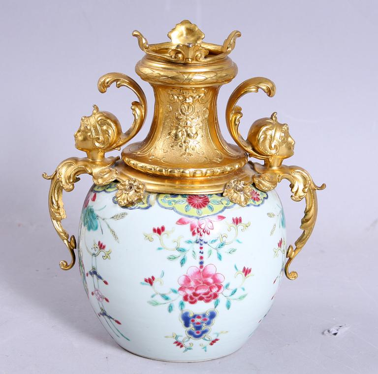 BOJAN, porslin med förgylld montering, Kina, 1800-tal.