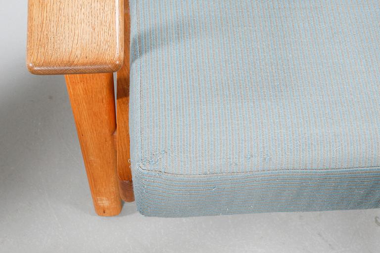 A pair of chairs, model GE 290, designed by Hans J. Wegner 1953, made in the second half of the 20th century.