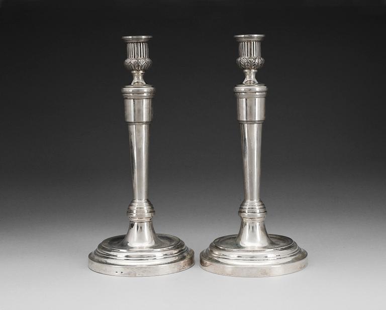 LJUSSTAKAR, ett par, silver, trol Louis Vuillermet, Lyon, Frankrike. 1900-talets början. Ca 1140g.