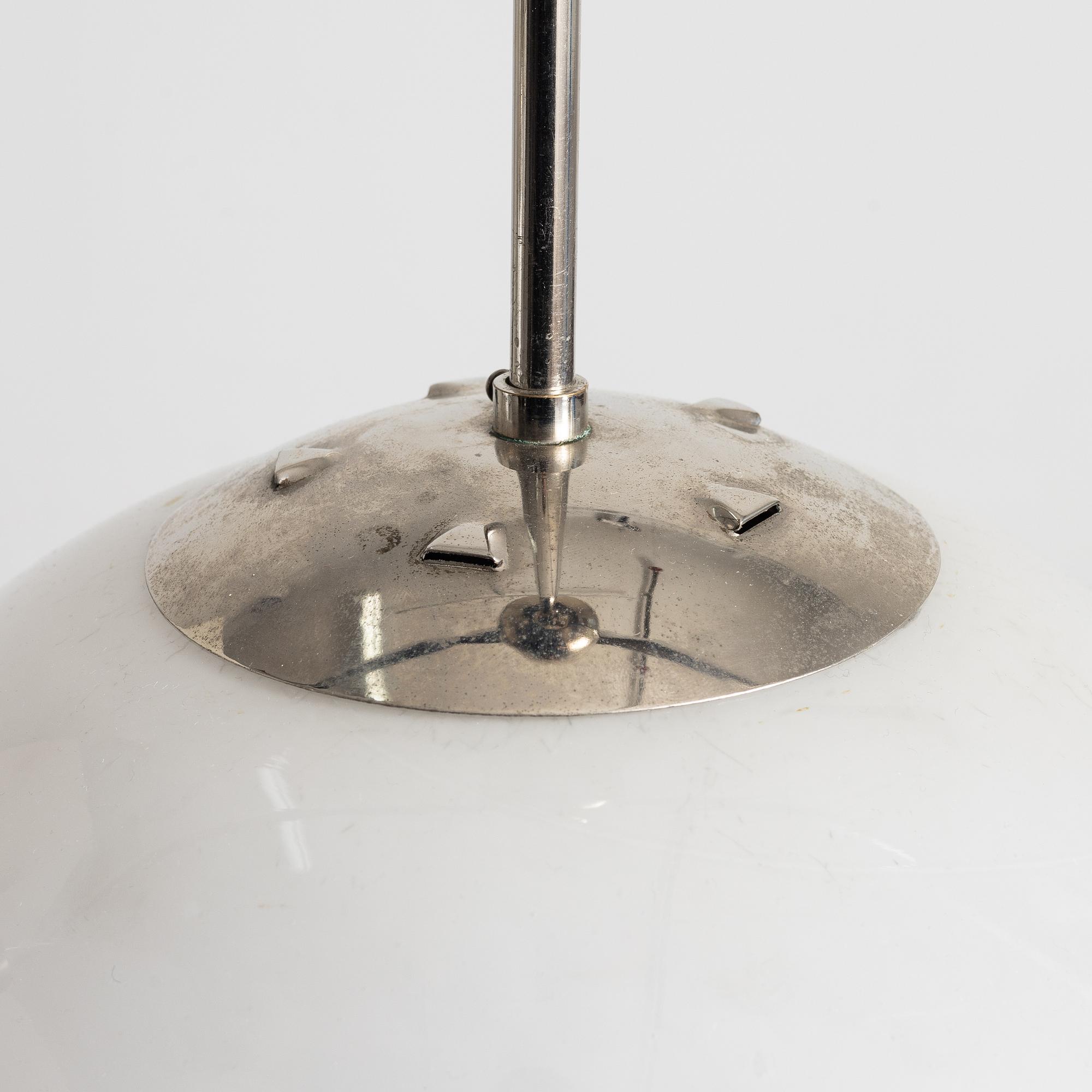 Harald Notini, taklampa, modell "10722", Arvid Böhlmarks Lampfabrik, Stockholm, 1930-tal.