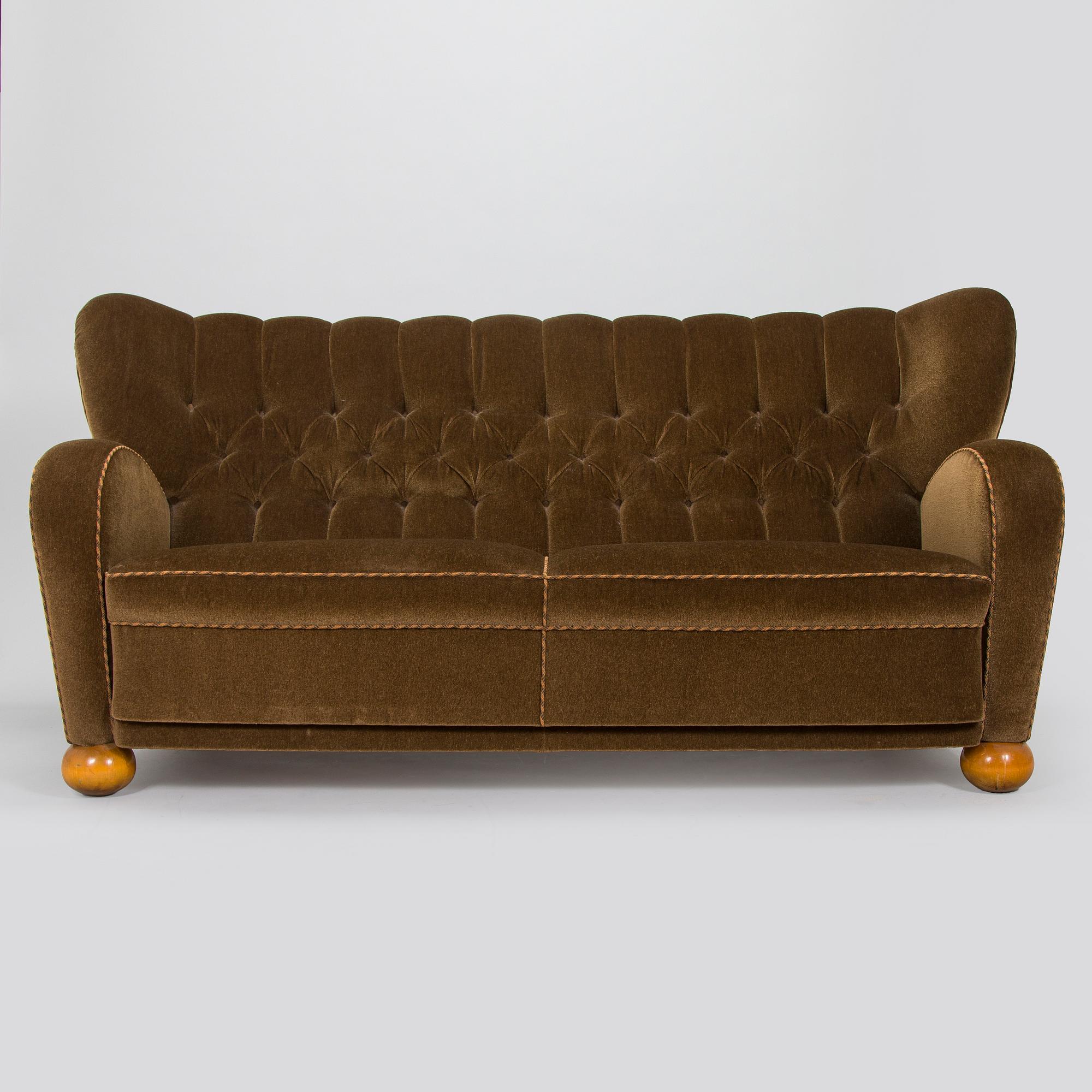 Märta Blomstedt, soffa, "Aulanko"-modellen. Formgiven 1939.