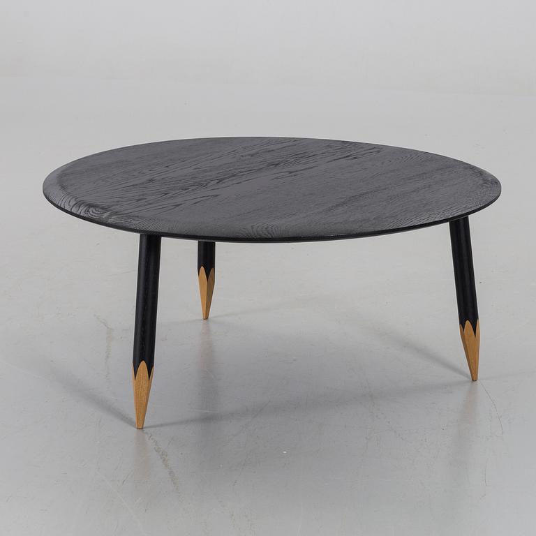 A coffe table, design Samuel Wilkinson, 21th century,