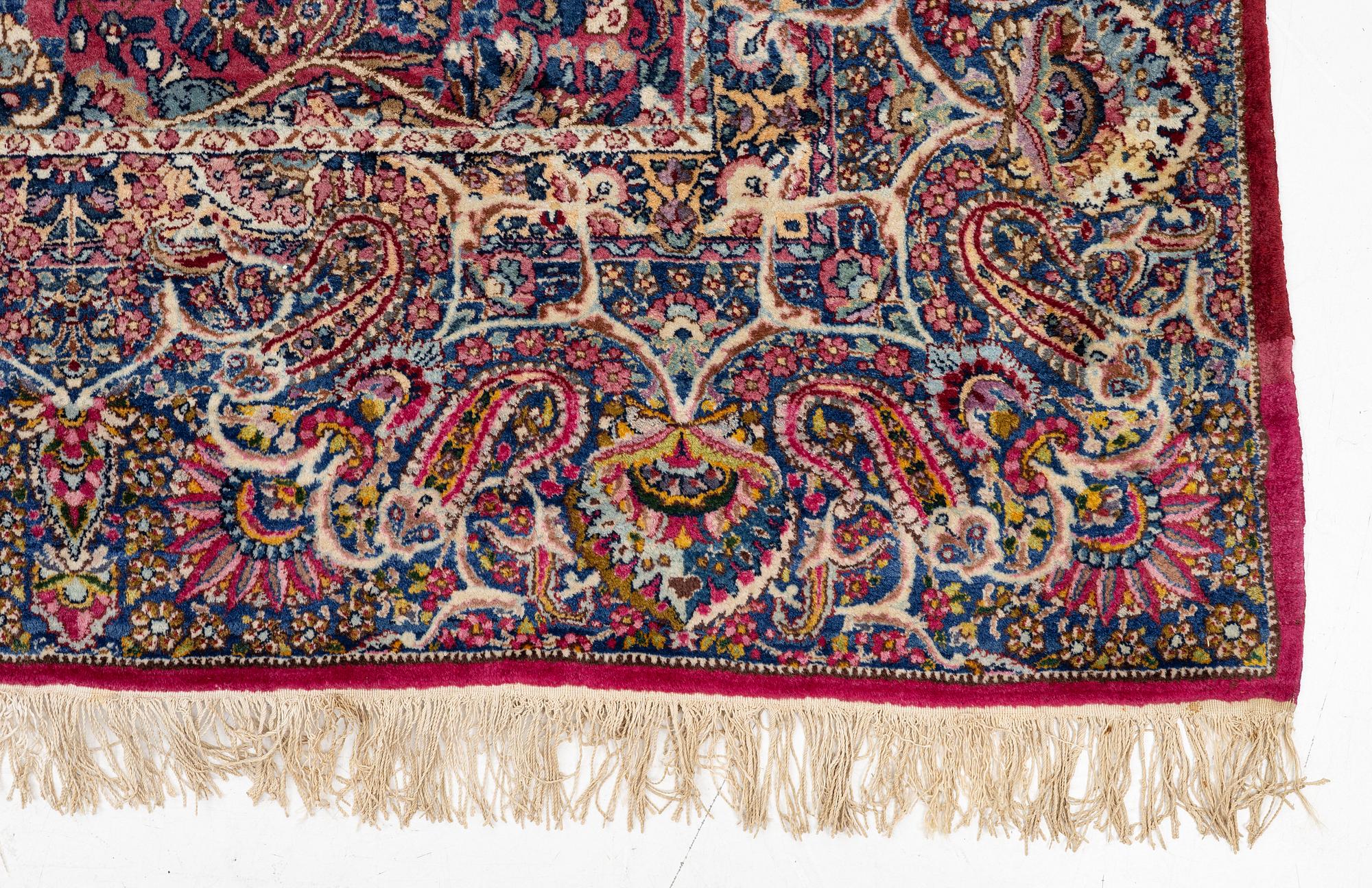 Rug, Kirman, approx. 365 x 265 cm.