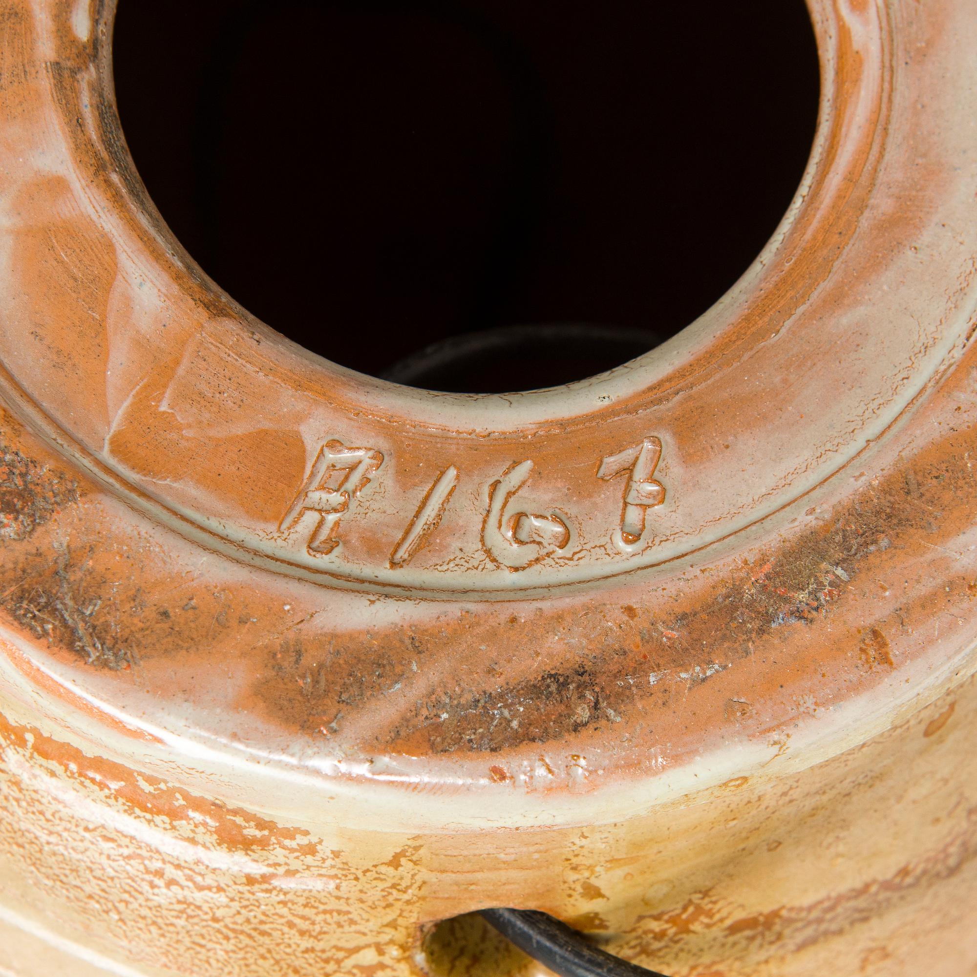 Bordslampa, stengods, tillverkare Kera 1900-talets mitt.