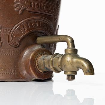 Apothecary vessel, Numa Peterson, Hamngatan 32, Stockholm, sent 19th century.