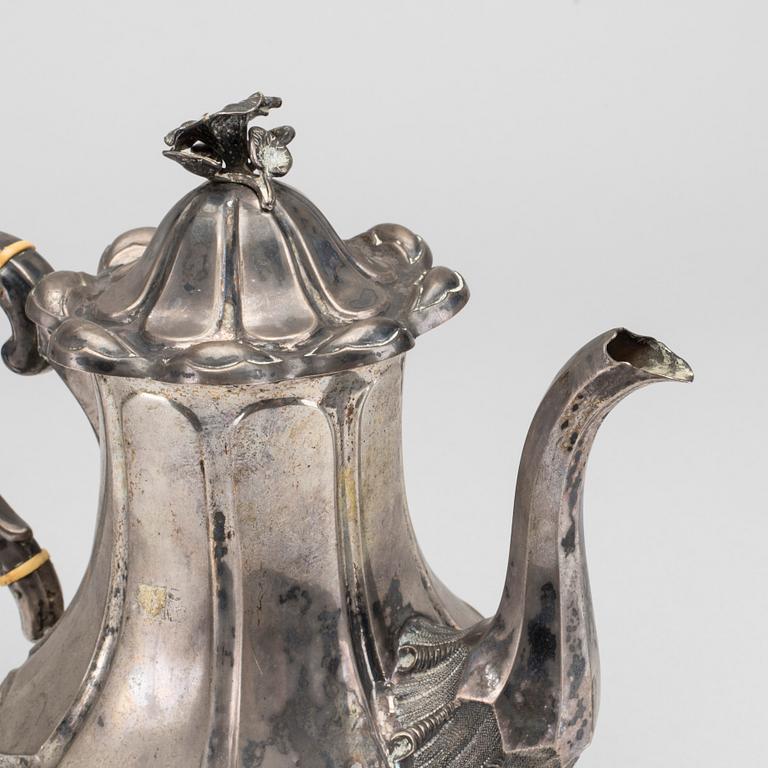 KAFFEKANNA, silver, något otydliga stämplar. Troligen Gabriel Dahlberg, Lund 1856.