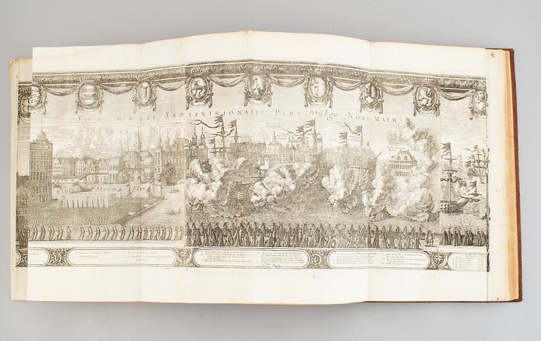 With the impressive 4,5-metre folding plate of Karl X Gustav’s funerary procession.