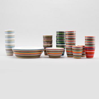 MUGGAR, 20 st samt SKÅLAR, 2 st, porslin, "Origo", Alfredo Häberli, IIttala, 2000-tal.