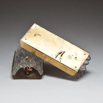 VÄGGLAMPOR, ett par, glas och mässing, Carl Fagerlund, Orrefors.