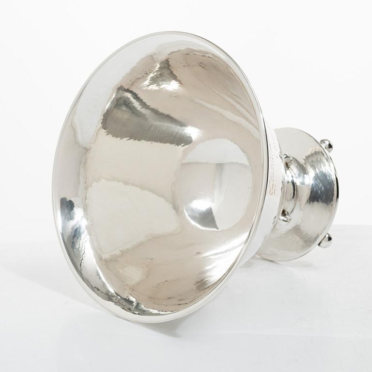 C.G. Hallberg, A Swedish silver bowl, mark of CG Hallberg, Stockholm 1925.