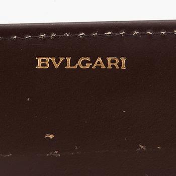 Bulgari collier 18K guld med en camé av pärlemor.