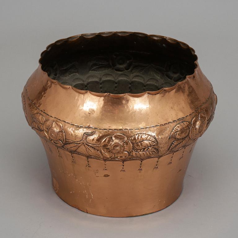 YTTERFODER, koppar. Jugend, ca 1900-1910.