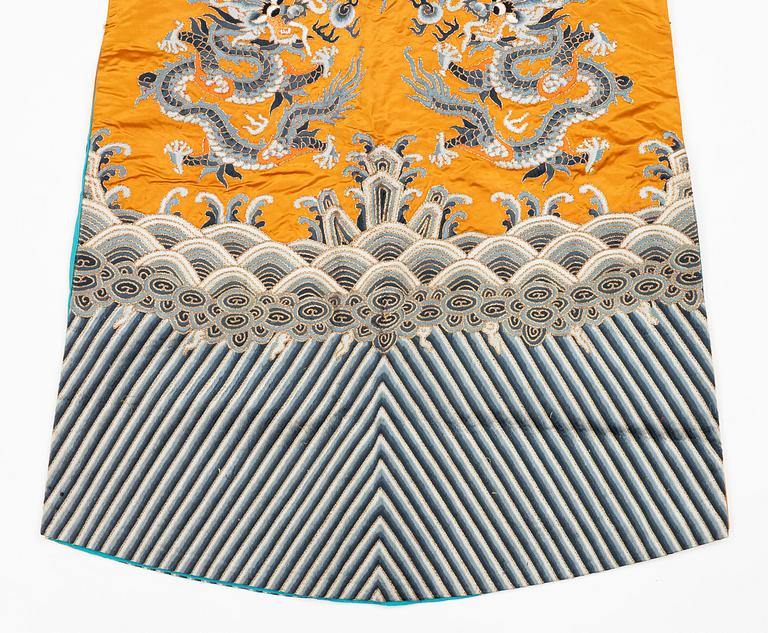 A Chinese embroidered silk robe, 20th century.