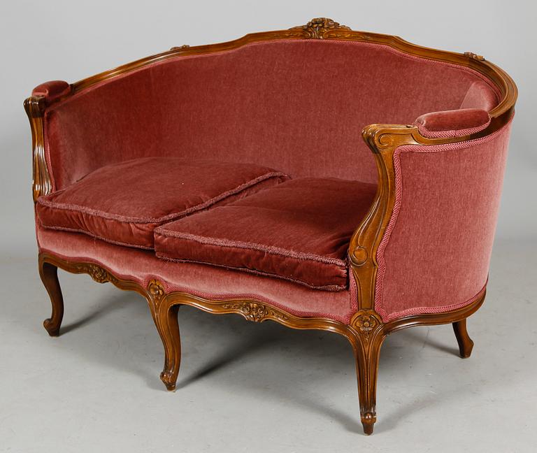 SALONGSMÖBEL, 4 delar, rokokostil, 1900-talets mitt.