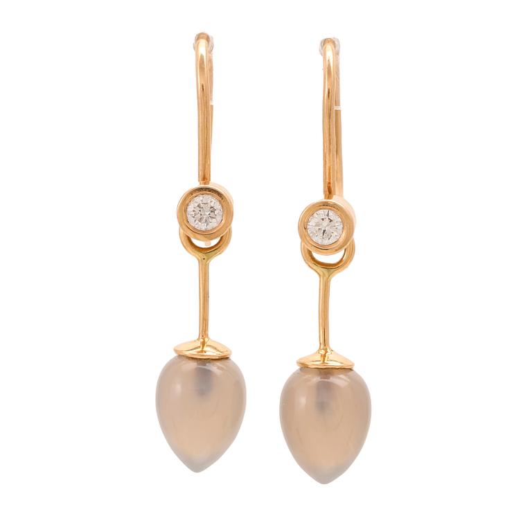 Earrings 18K gold, brilliant-cut diamonds 0.20 ct, two pairs of cultured freshwater pearls and drops of moonstone.