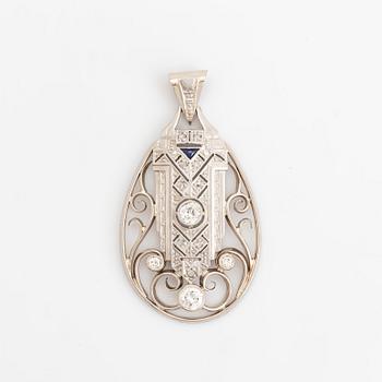 Brilliant cut and rose cut diamond pendant.