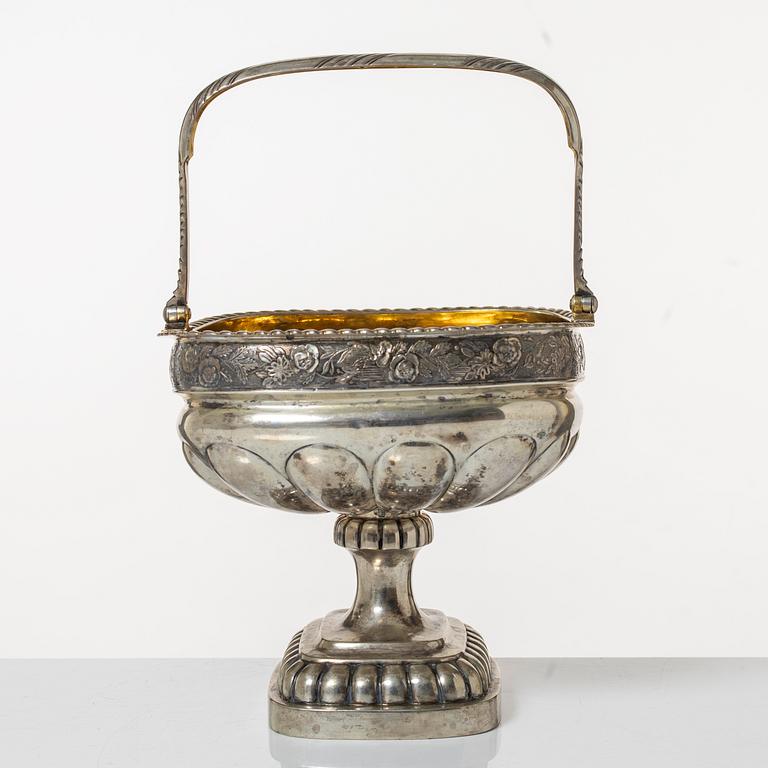 Confectionery bowl and cream jug, low-grade silver, Empire, 19th Century.