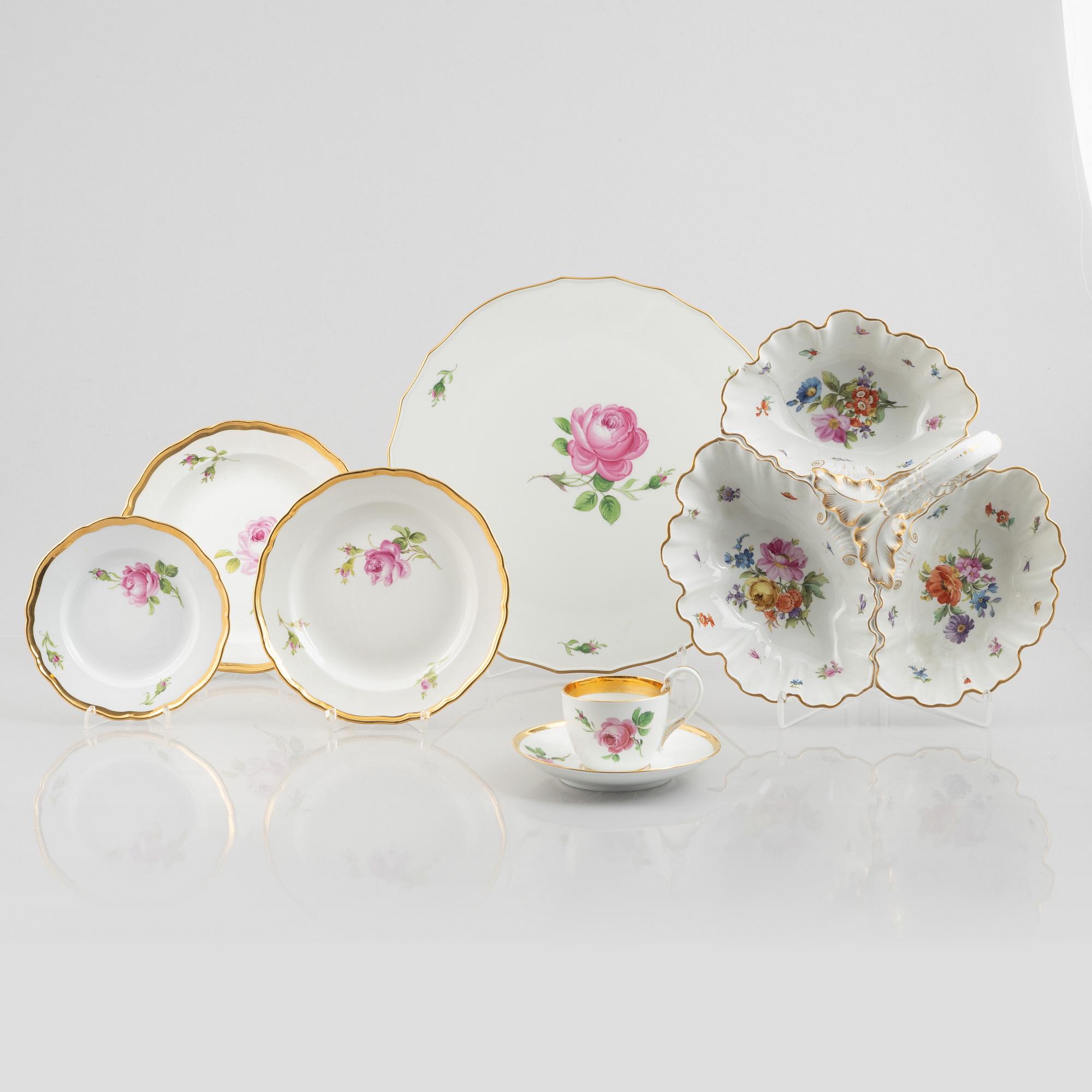 Meissen, servisdelar, porslin, 45 delar, "Red rose", Tyskland, 1800-1900-tal.