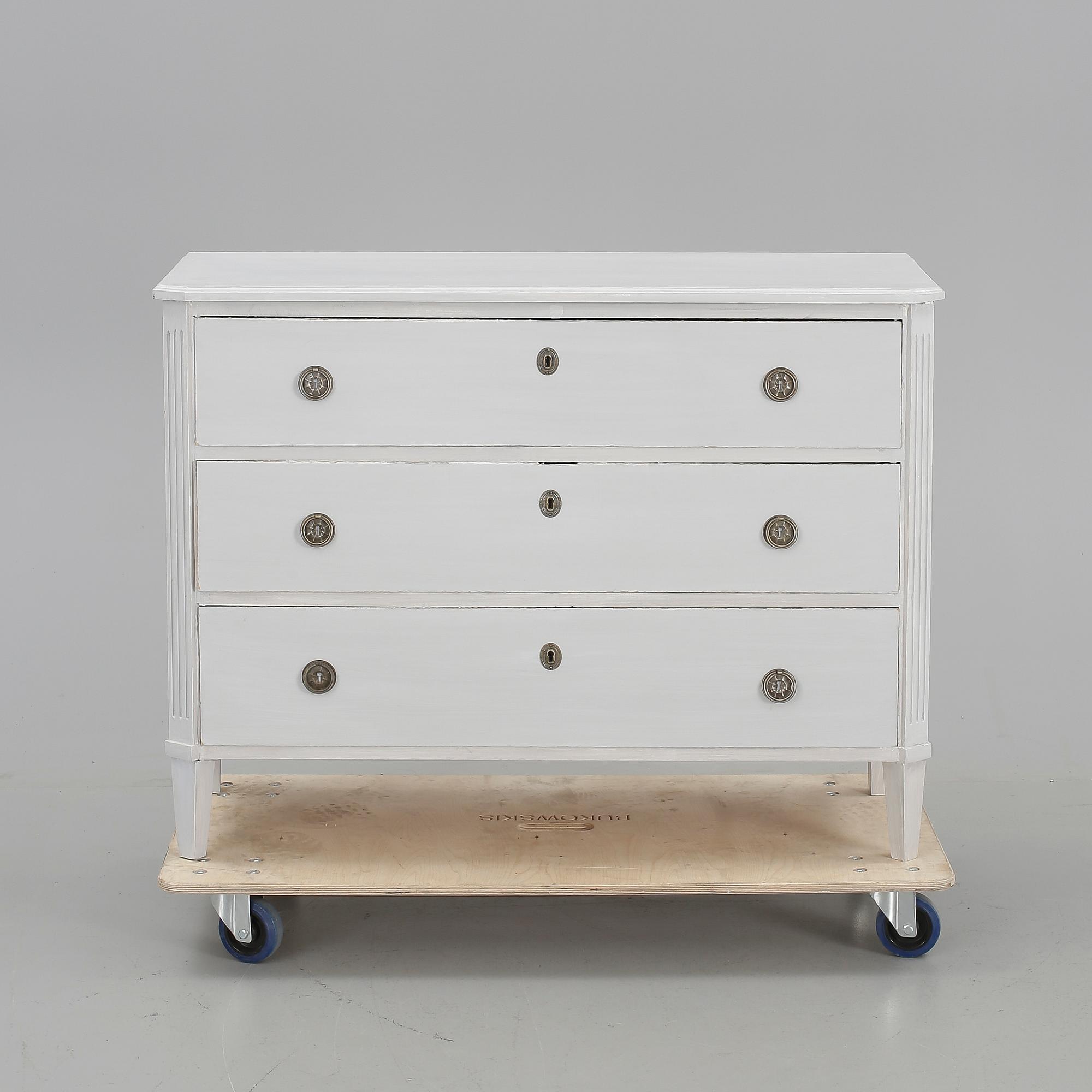 BYRÅ, Gustaviansk stil, sent 1800-tal.