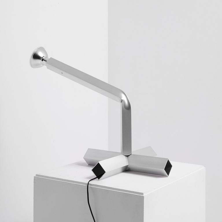 David Taylor, bordslampa, unik, "Aluminium Table Lamp (Light)", Studio Mellösaverken, Sverige, 2025.